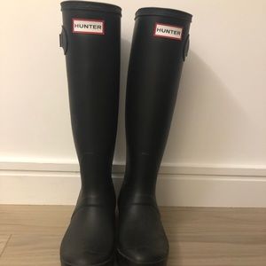 HUNTER matte black tall rain boots